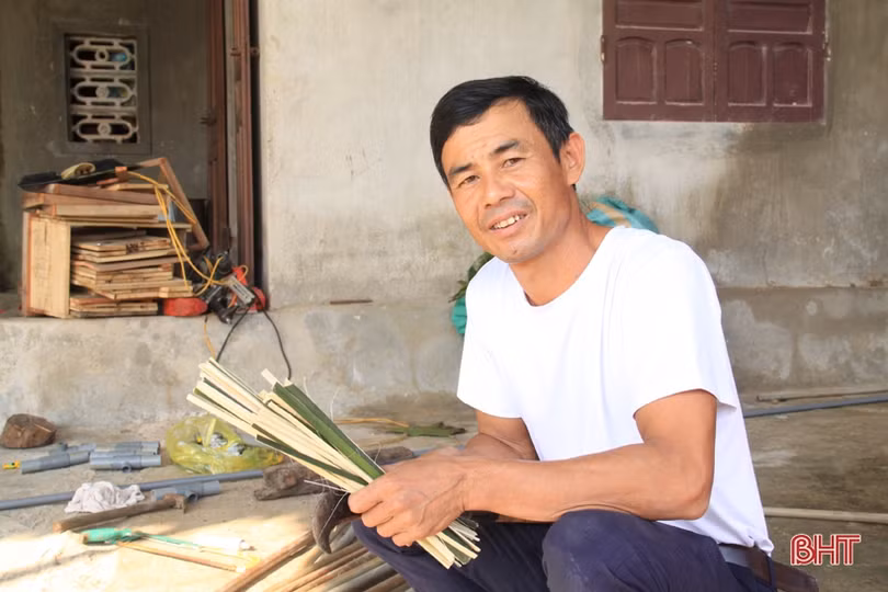 Anh nông dân Hà Tĩnh “cưỡi xế hộp” đi bán rau giống vụ đông