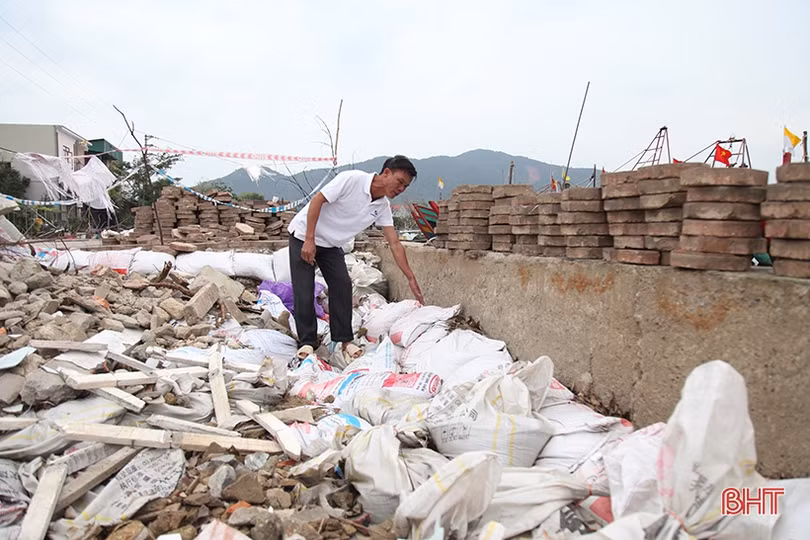 Bờ kè khu neo đậu tránh trú bão ở Hà Tĩnh sụt lún nghiêm trọng