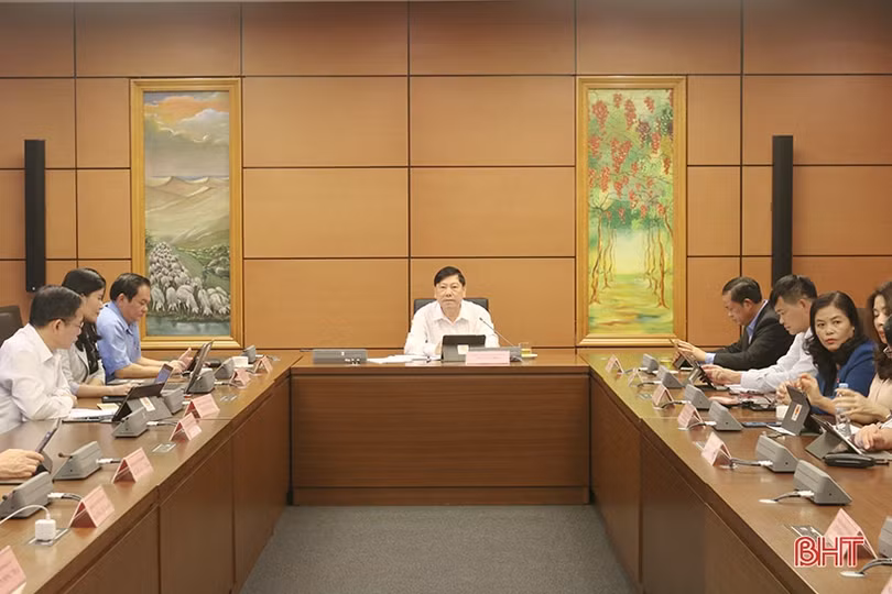 Đoàn ĐBQH Hà Tĩnh góp ý dự thảo văn kiện trình Đại hội Đảng toàn quốc lần thứ XIII