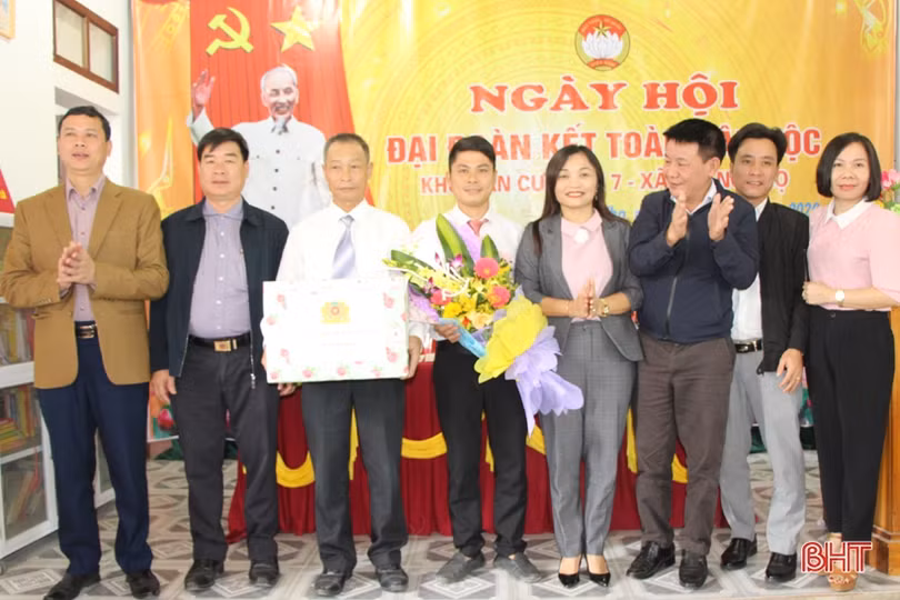 Lãnh đạo Hà Tĩnh vui đại đoàn kết với Nhân dân