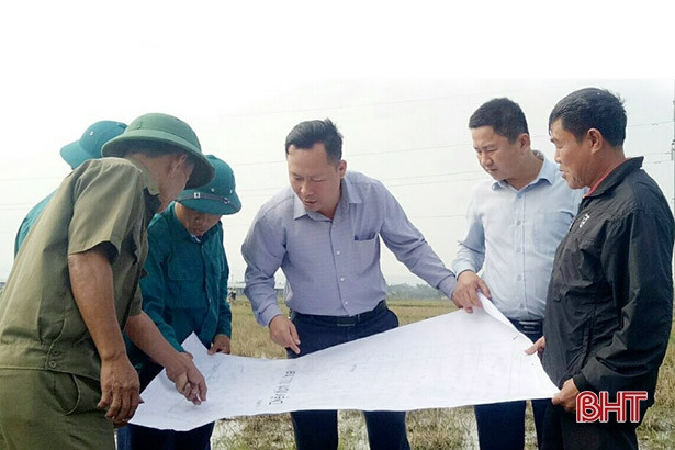 Người dân Thạch Liên phá bỏ ô thửa nhỏ, hình thành cánh đồng lớn trong vụ xuân 2021