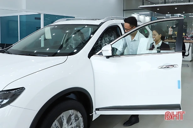 Hạn giảm phí trước bạ cận kề, thị trường ô tô Hà Tĩnh “tăng nhiệt”