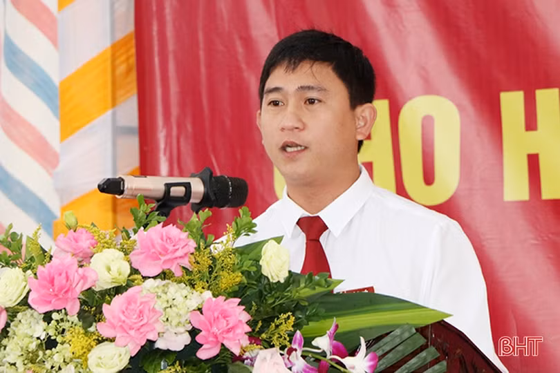 Bí thư Tỉnh ủy dự lễ trao sinh kế giúp hộ nghèo “tâm lũ” Hà Tĩnh khôi phục sản xuất bền vững