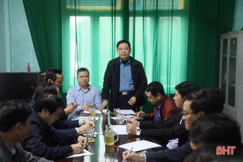 Bộ trưởng Bộ NN&PTNT: Tuyệt đối không chủ quan bởi hoàn lưu bão 13 gây mưa lớn