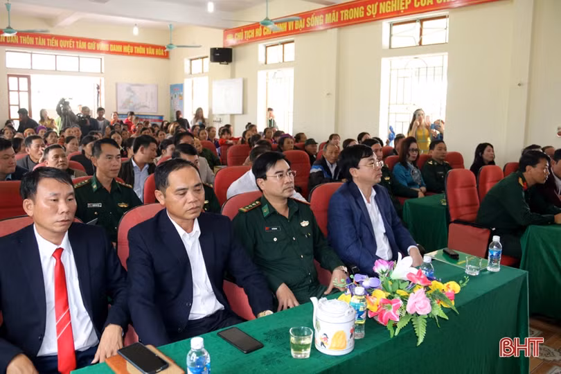 Lãnh đạo Hà Tĩnh vui đại đoàn kết với Nhân dân