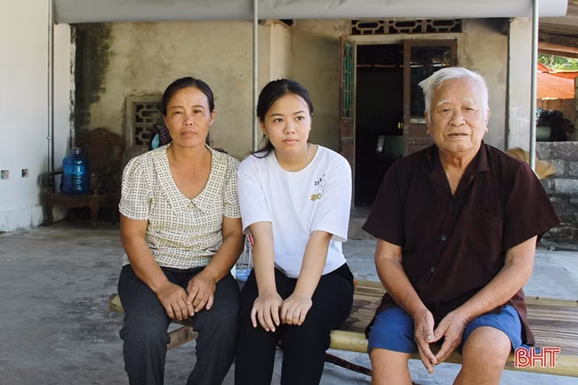 Cô học trò nghèo Hà Tĩnh ước mơ bước chân vào Đại học Luật Hà Nội