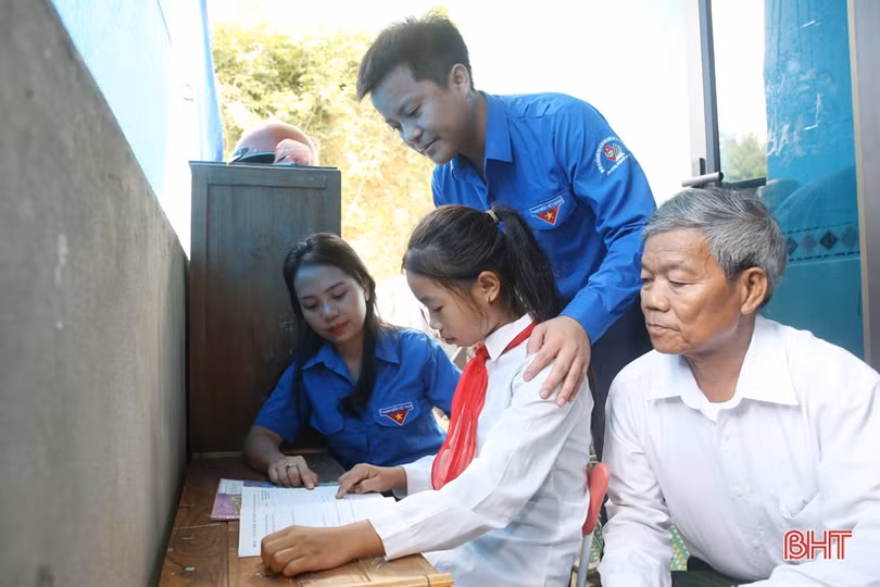 Cán bộ, đoàn viên chung sức hỗ trợ xã Điền Mỹ xây dựng nông thôn mới