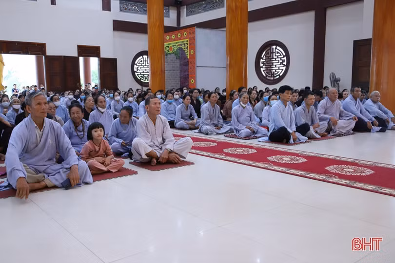 Xúc động đại lễ Vu lan báo hiếu ở chùa Giai Lam