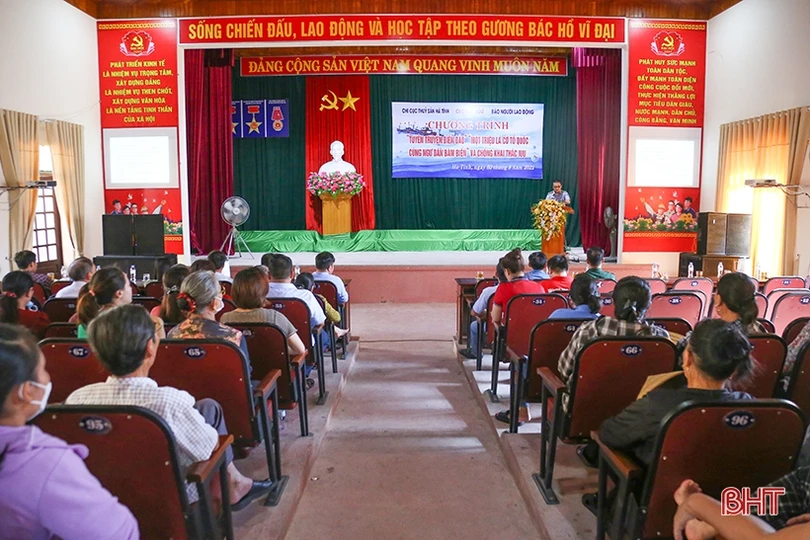 Trang bị kiến thức pháp lý cho cán bộ quản lý cảng cá, ngư dân ở Lộc Hà