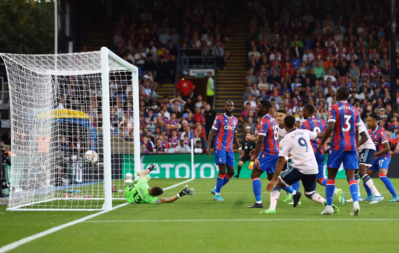 Sao trẻ giúp Arsenal thắng trận mở màn Premier League