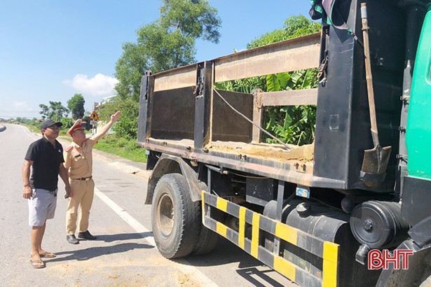 Công an TX Hồng Lĩnh xử phạt 41 trường hợp vi phạm trật tự ATGT