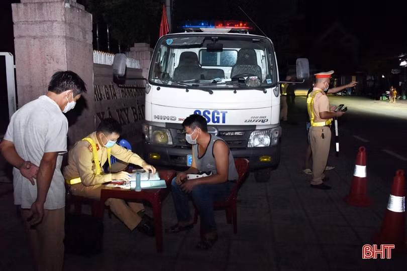 Công an huyện Kỳ Anh xử phạt 70 trường hợp vi phạm nồng độ cồn