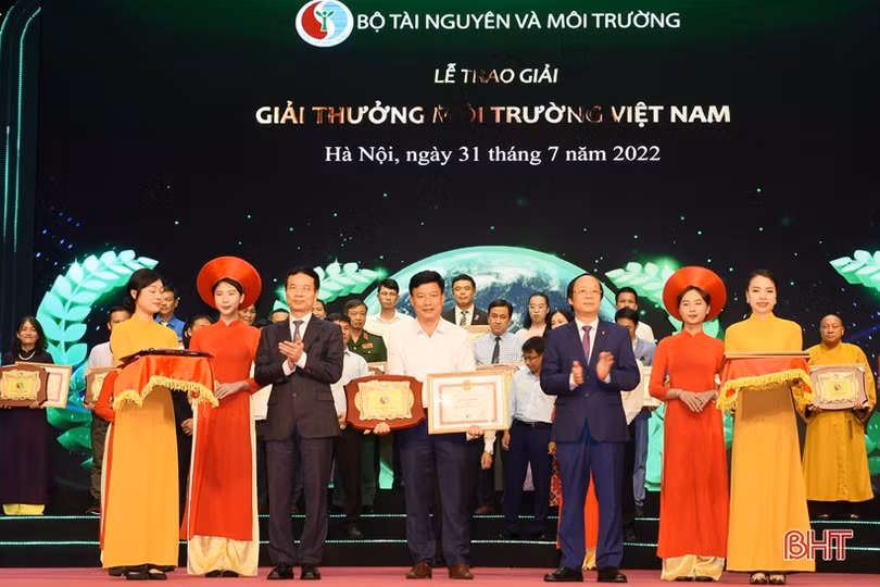 Vườn Quốc gia Vũ Quang nhận Giải thưởng Môi trường Việt Nam năm 2021