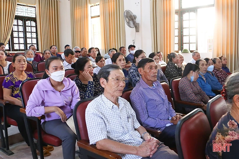 Trang bị kiến thức pháp lý cho cán bộ quản lý cảng cá, ngư dân ở Lộc Hà