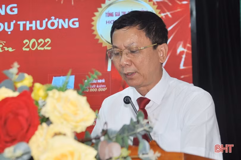 Agribank Chi nhánh tỉnh Hà Tĩnh trao Hyundai Kona cho khách hàng trúng thưởng