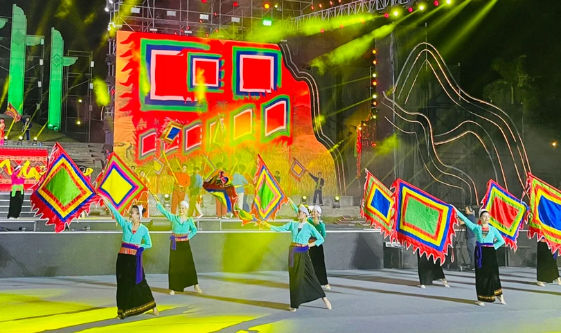 Đặc sắc Chương trình nghệ thuật “Hòa Bình - Thanh âm xứ Mường” và Carnival năm 2022