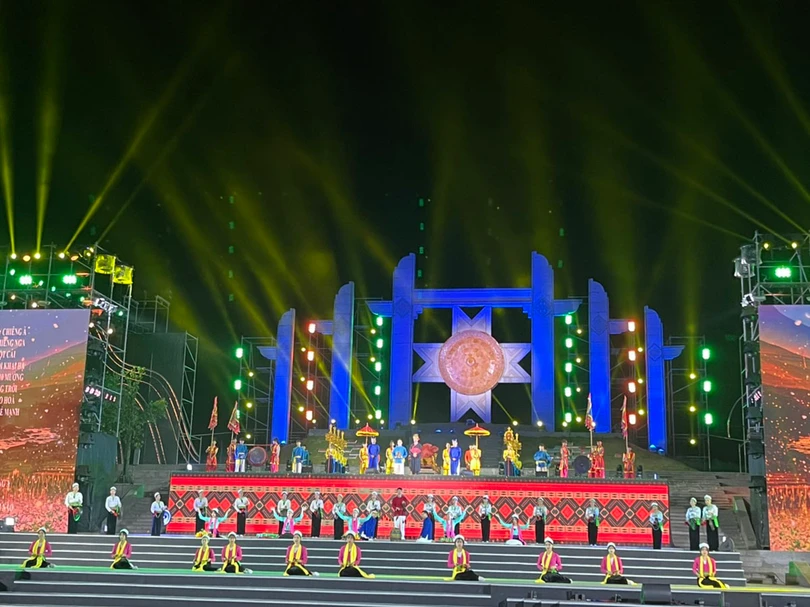 Đặc sắc Chương trình nghệ thuật “Hòa Bình - Thanh âm xứ Mường” và Carnival năm 2022