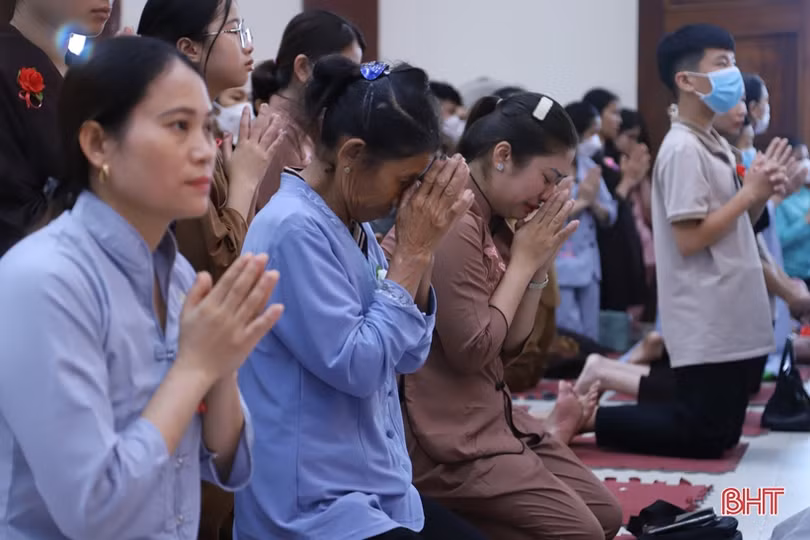 Xúc động đại lễ Vu lan báo hiếu ở chùa Giai Lam