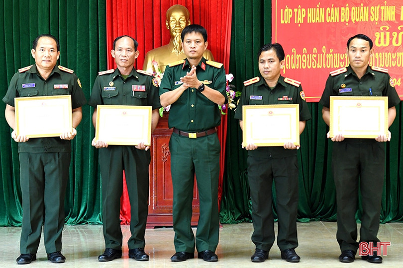 Bế mạc lớp tập huấn cho cán bộ quân sự tỉnh Bôlykhămxay