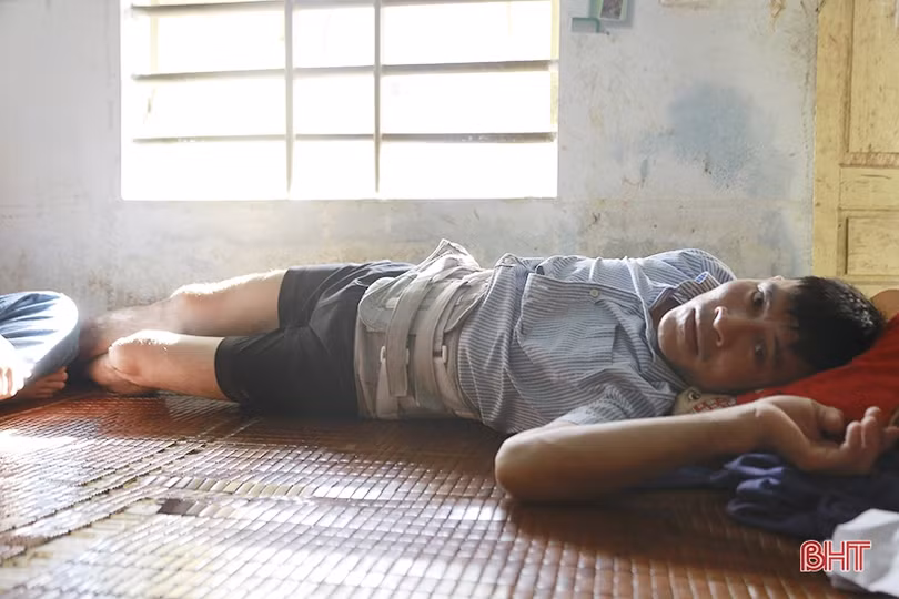 MS2212: Tàn phế sau tai nạn, người đàn ông đau đớn nhìn gia đình đi vào ngõ cụt