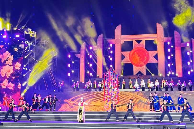 Đặc sắc Chương trình nghệ thuật “Hòa Bình - Thanh âm xứ Mường” và Carnival năm 2022