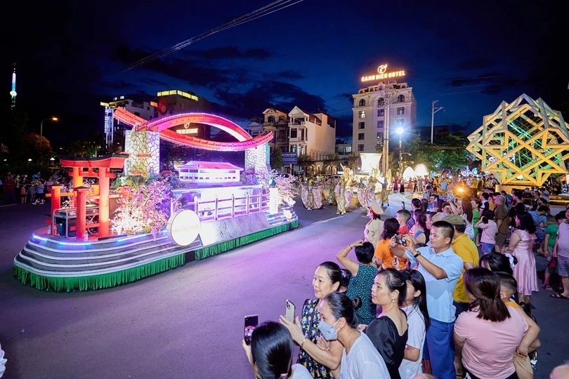 Đặc sắc Chương trình nghệ thuật “Hòa Bình - Thanh âm xứ Mường” và Carnival năm 2022