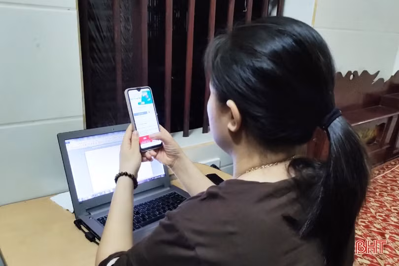Tỉnh táo để không rơi vào “bẫy” vay tiền trực tuyến qua app