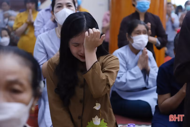 Xúc động đại lễ Vu lan báo hiếu ở chùa Giai Lam