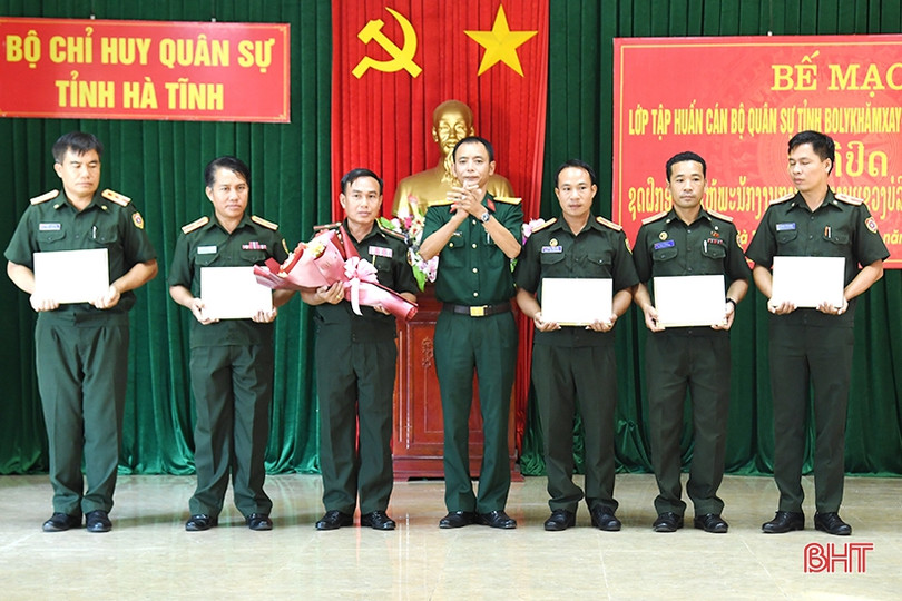 Bế mạc lớp tập huấn cho cán bộ quân sự tỉnh Bôlykhămxay