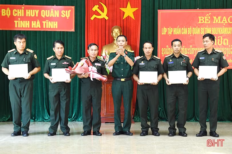 Bế mạc lớp tập huấn cho cán bộ quân sự tỉnh Bôlykhămxay