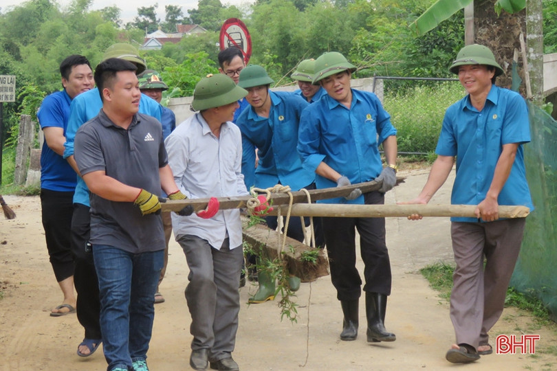 Cán bộ, đoàn viên chung sức hỗ trợ xã Điền Mỹ xây dựng nông thôn mới