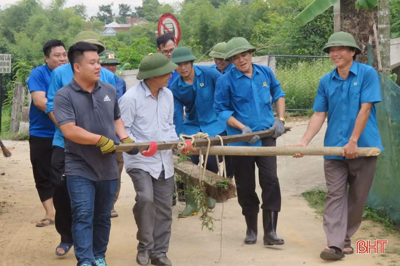 Cán bộ, đoàn viên chung sức hỗ trợ xã Điền Mỹ xây dựng nông thôn mới
