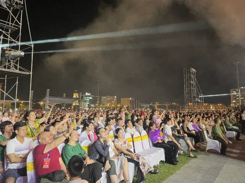 Đặc sắc Chương trình nghệ thuật “Hòa Bình - Thanh âm xứ Mường” và Carnival năm 2022