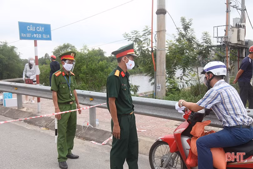 Người dân ở TP Hà Tĩnh không được phép di chuyển ra ngoài địa bàn để phòng, chống dịch
