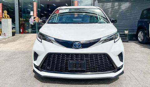Cận cảnh Toyota Sienna XSE 2021 với thiết kế thể thao hơn