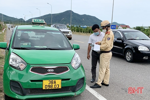 Lập chốt kiểm soát phòng dịch tại cửa ngõ phía Nam Hà Tĩnh