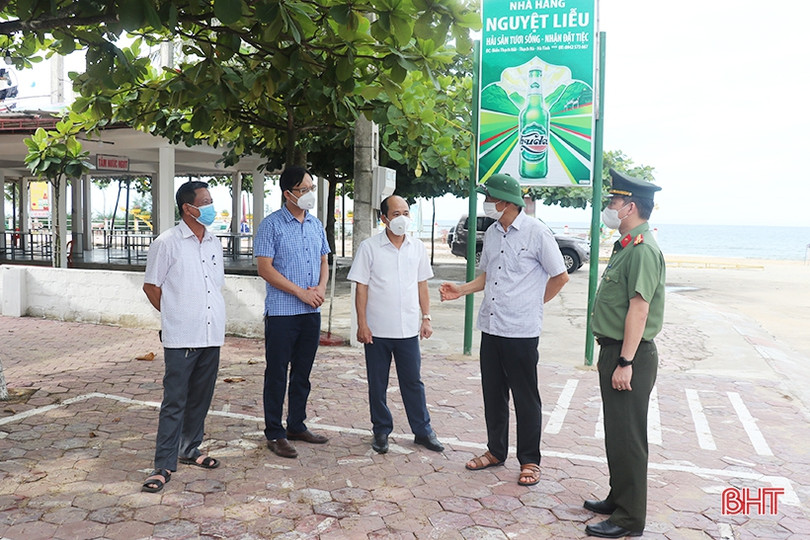 Lãnh đạo Hà Tĩnh động viên lực lượng tuyến đầu chống dịch