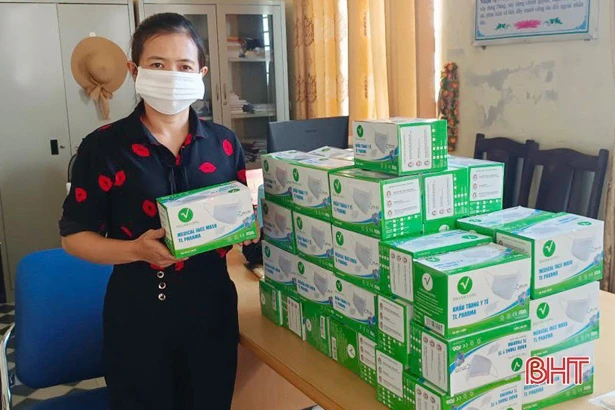 Phụ nữ Hà Tĩnh góp lương thực, nấu cơm hỗ trợ các khu cách ly 