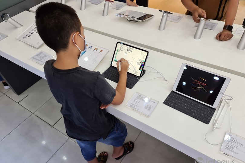 Trẻ em Việt Nam truy cập nhiều vào YouTube, Zalo, Facebook