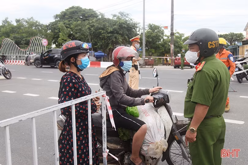 Người dân ở TP Hà Tĩnh không được phép di chuyển ra ngoài địa bàn để phòng, chống dịch