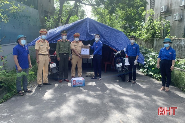 Tỉnh đoàn Hà Tĩnh hỗ trợ nhiều trang thiết bị phục vụ chống dịch