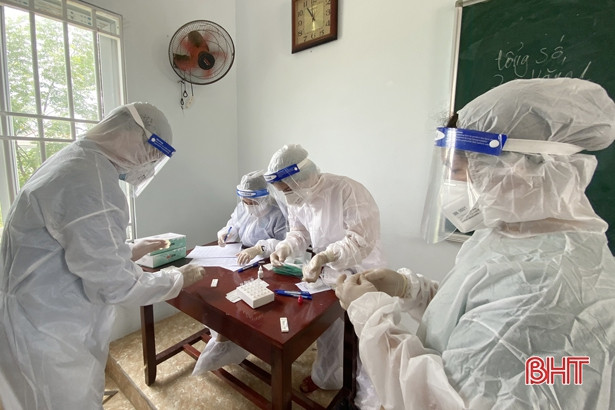 Doanh nghiệp Hà Nội hỗ trợ vật tư y tế giúp Hà Tĩnh phòng chống dịch