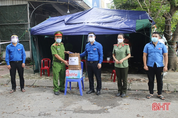 Tỉnh đoàn Hà Tĩnh hỗ trợ nhiều trang thiết bị phục vụ chống dịch