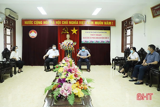 Mitraco Hà Tĩnh trao 400 triệu đồng hỗ trợ công tác phòng, chống Covid-19