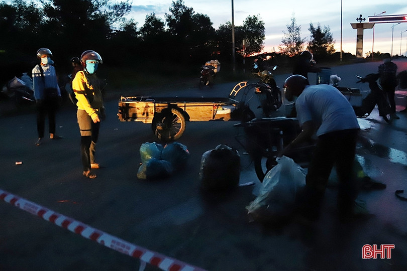 Cung ứng hàng hóa qua các chốt phòng dịch ở TP Hà Tĩnh