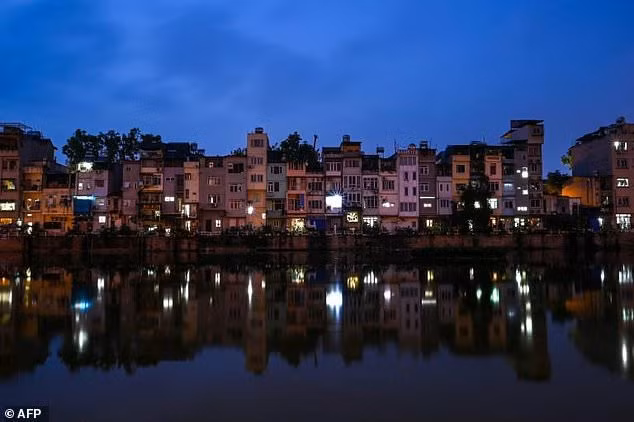 Những ngôi nhà ống Việt Nam trên báo Pháp