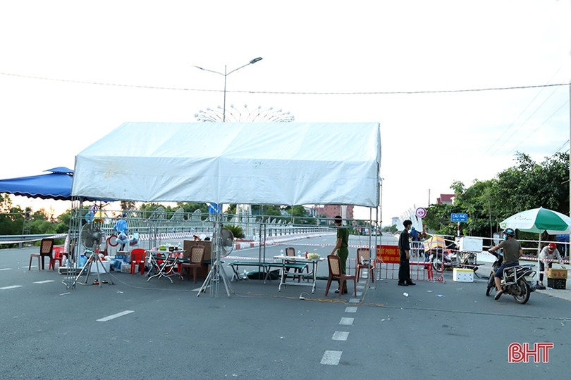 Cung ứng hàng hóa qua các chốt phòng dịch ở TP Hà Tĩnh