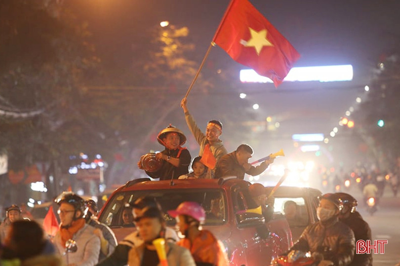 Bộ Y tế đề nghị không tụ tập đông người xem bóng đá ảnh 1 Bộ Y tế đề nghị không tụ tập đông người xem bóng đá