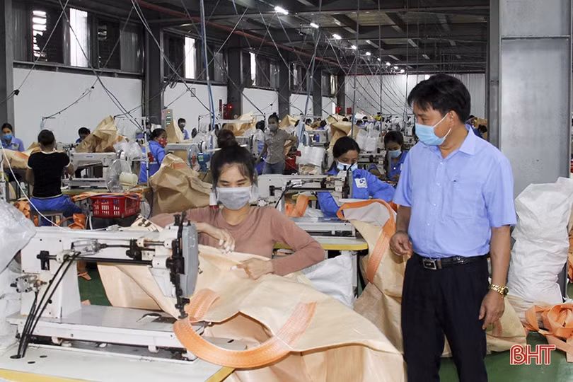 Đức Thọ: Nỗ lực không để dịch Covid-19 xâm nhập khu, cụm công nghiệp