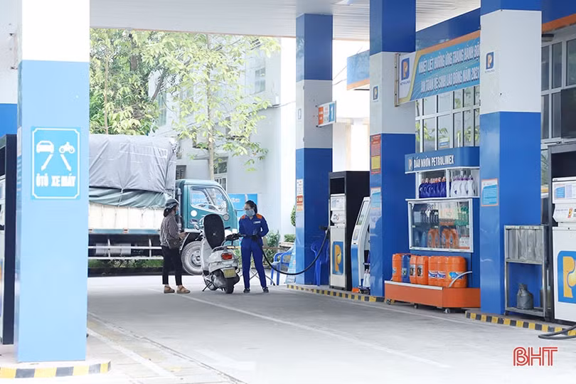 Dịch vụ không thiết yếu dừng hoạt động, hàng nhu yếu phẩm tiếp tục phục vụ Nhân dân